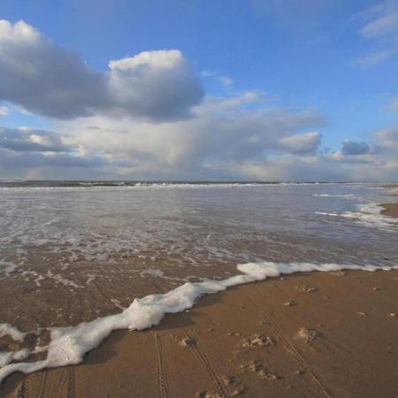 Charming Holiday Home in Egmond aan Zee near Seabeach Nightlife Buitenkant foto